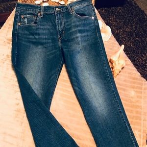 LEVI STRAUSS & Co Ladies Blue Jeans